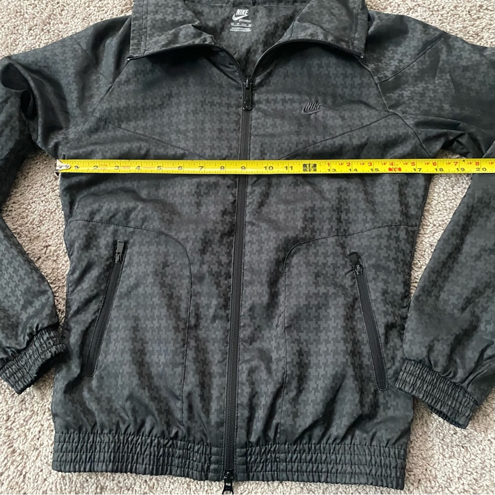 Nike Black Jacket - Picture 4 of 5
